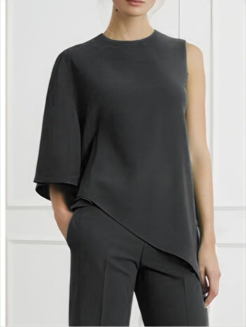 Uoozee Women's Black Asymmetric Sleeve Top - Size XL, New In Bag!